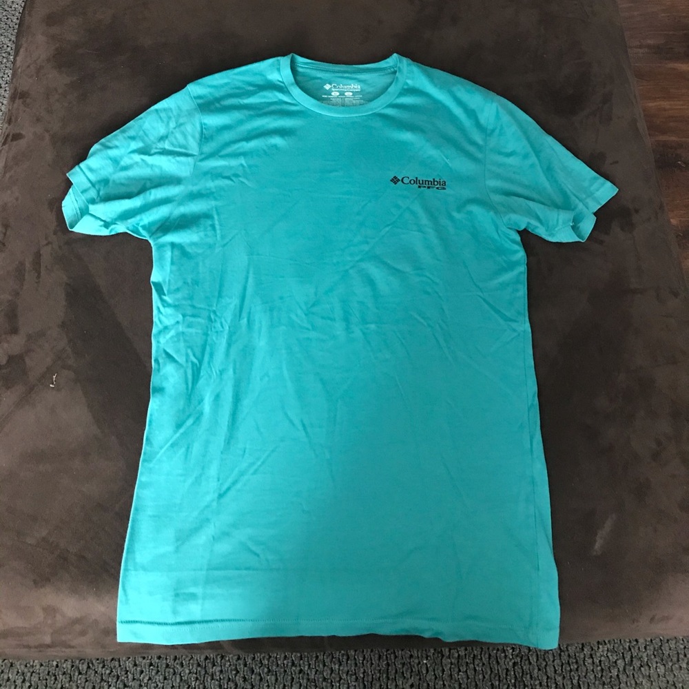 Columbia t shirt